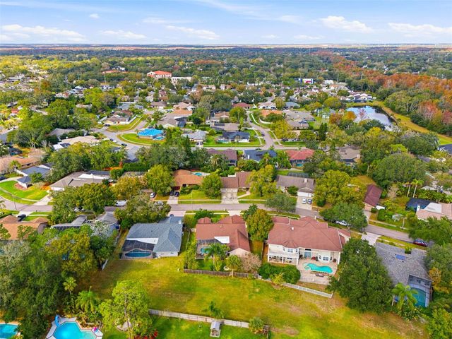 5026 BARROWE DRIVE, Tampa, FL 33624