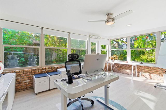 5026 BARROWE DRIVE, Tampa, FL 33624