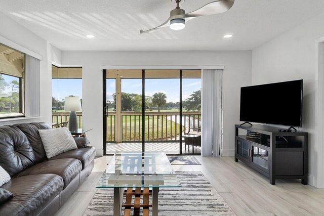 655 Brackenwood Cove, Palm Beach Gardens, FL 33418