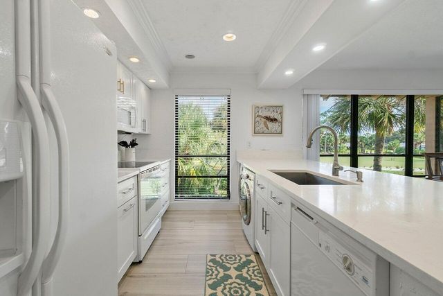 655 Brackenwood Cove, Palm Beach Gardens, FL 33418