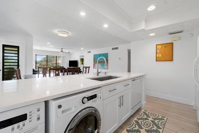 655 Brackenwood Cove, Palm Beach Gardens, FL 33418