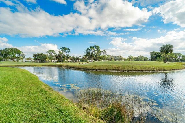 655 Brackenwood Cove, Palm Beach Gardens, FL 33418