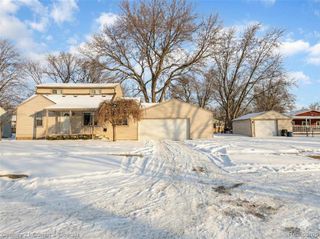 26427 Beaconsfield Street, Roseville, MI 48066