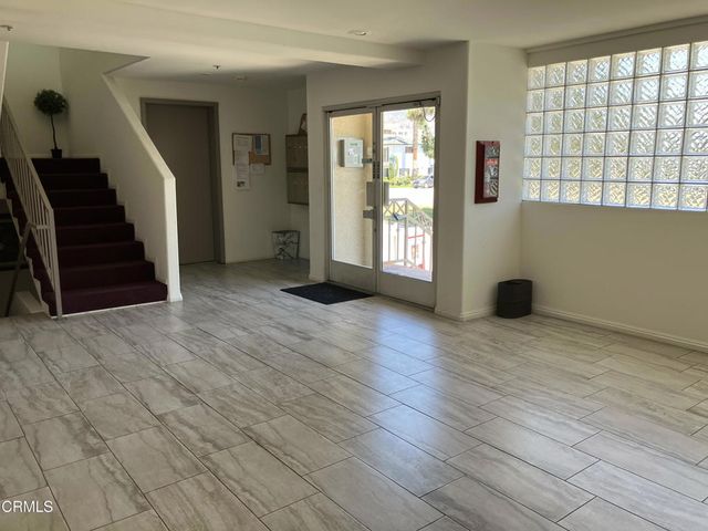 335 S Sierra Madre Boulevard 104A, Pasadena, CA 91107