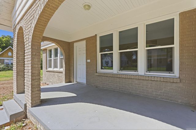 2307 E 2nd Street, North Little Rock, AR 72114