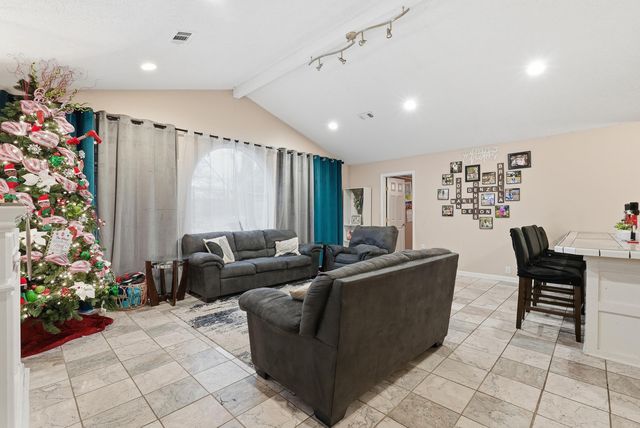 4 Yazoo Cove, Maumelle, AR 72113