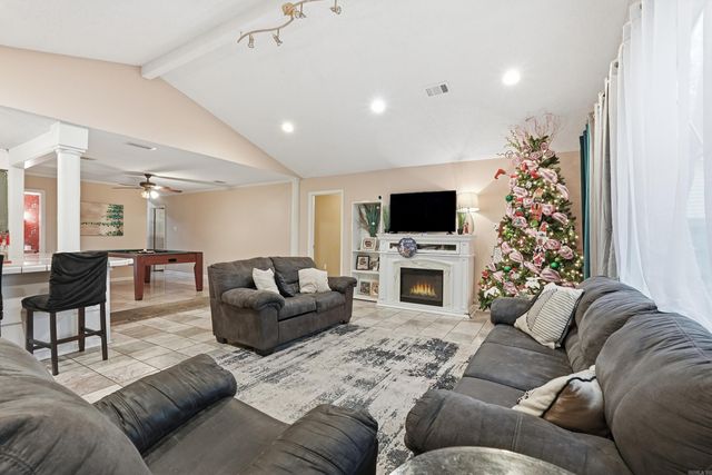 4 Yazoo Cove, Maumelle, AR 72113