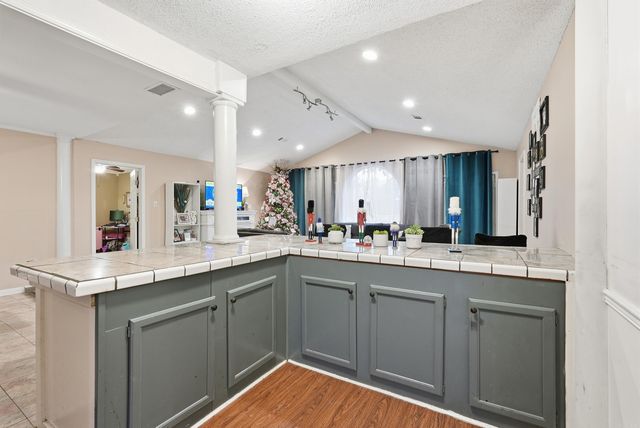 4 Yazoo Cove, Maumelle, AR 72113