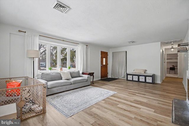 701 SCHOOL LINE DR, King Of Prussia, PA 19406