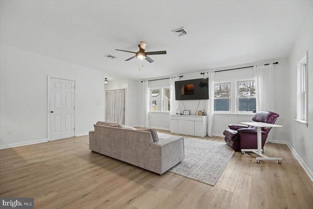 701 SCHOOL LINE DR, King Of Prussia, PA 19406