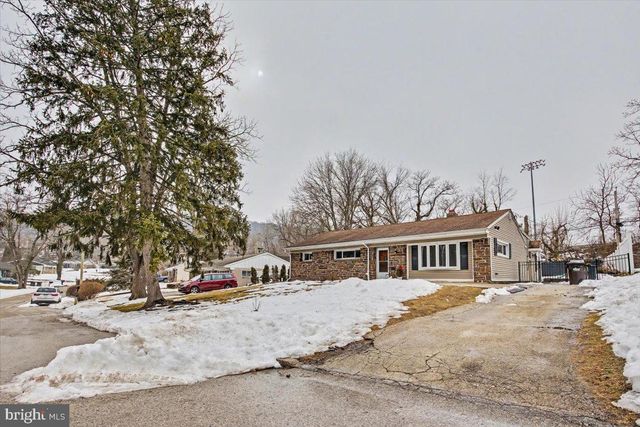 701 SCHOOL LINE DR, King Of Prussia, PA 19406