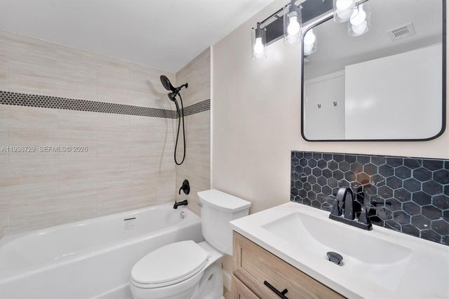 1109 Green Pine Blvd C1, West Palm Beach, FL 33409