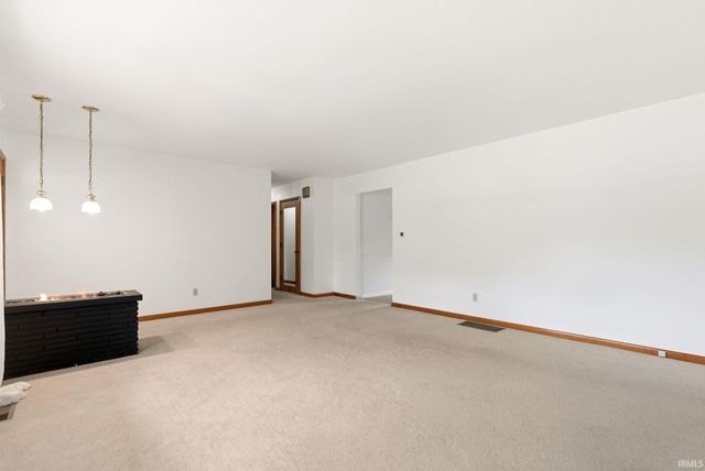 6515 W Hills Road, Fort Wayne, IN 46804