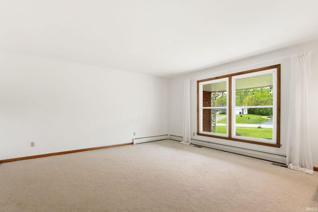 6515 W Hills Road, Fort Wayne, IN 46804