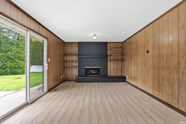6515 W Hills Road, Fort Wayne, IN 46804