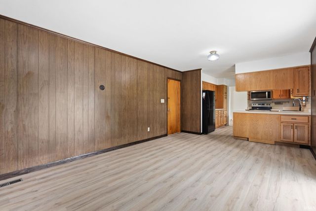6515 W Hills Road, Fort Wayne, IN 46804