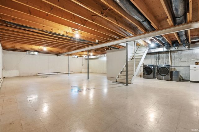 6515 W Hills Road, Fort Wayne, IN 46804