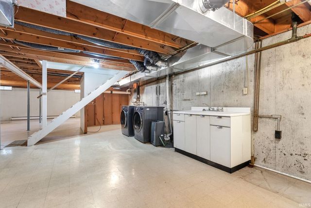 6515 W Hills Road, Fort Wayne, IN 46804