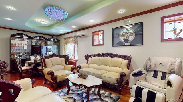 219 Shepherd Avenue, Brooklyn, NY 11208