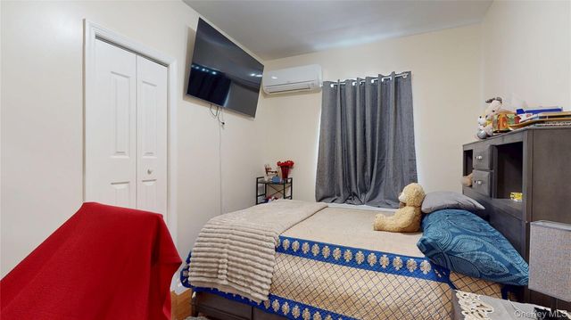 219 Shepherd Avenue, Brooklyn, NY 11208