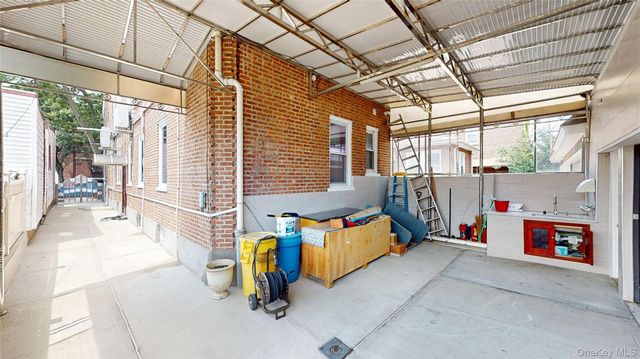 219 Shepherd Avenue, Brooklyn, NY 11208