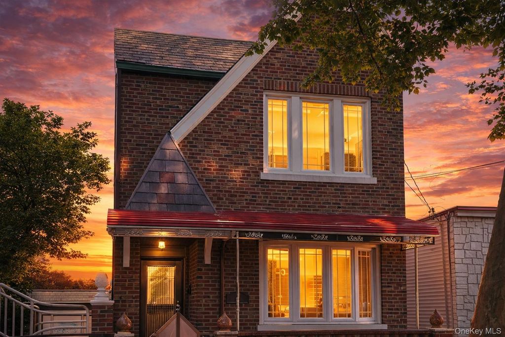 219 Shepherd Avenue, Brooklyn, NY 11208