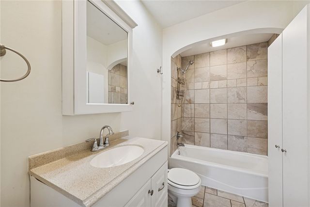 1066 Roup Ave, Brackenridge, PA 15014