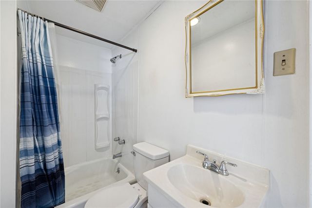 1066 Roup Ave, Brackenridge, PA 15014