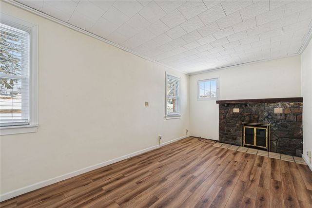 1066 Roup Ave, Brackenridge, PA 15014