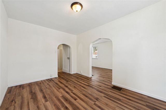 1066 Roup Ave, Brackenridge, PA 15014