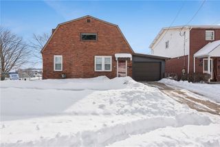 1066 Roup Ave, Brackenridge, PA 15014