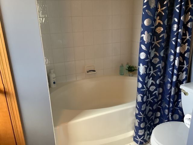 9211 S ROBERTS Road 3D, Hickory Hills, IL 60457