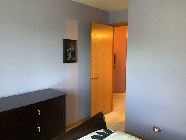 9211 S ROBERTS Road 3D, Hickory Hills, IL 60457