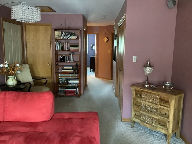 9211 S ROBERTS Road 3D, Hickory Hills, IL 60457