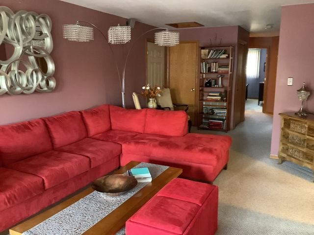 9211 S ROBERTS Road 3D, Hickory Hills, IL 60457