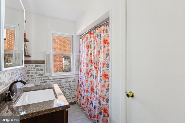 215 PENN ST, Hanover, PA 17331