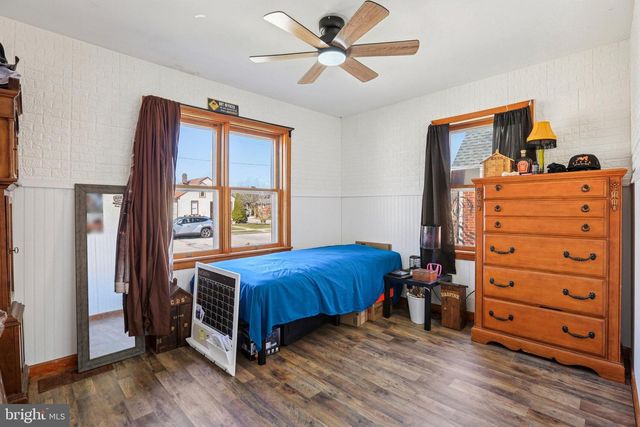 215 PENN ST, Hanover, PA 17331