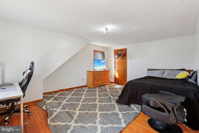 215 PENN ST, Hanover, PA 17331