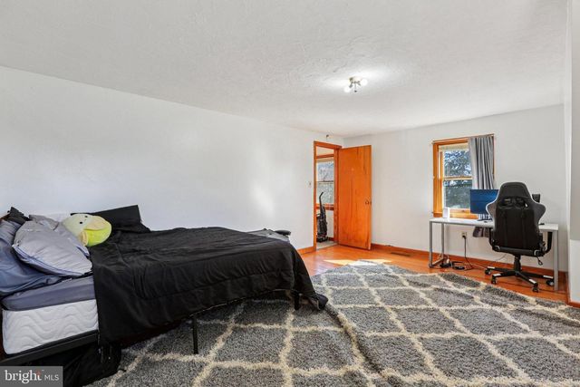 215 PENN ST, Hanover, PA 17331