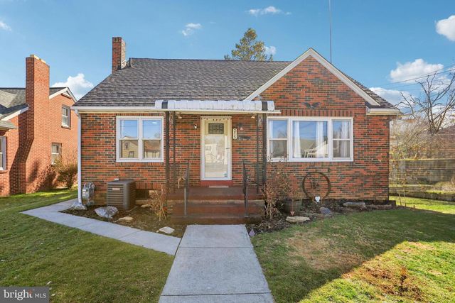 215 PENN ST, Hanover, PA 17331