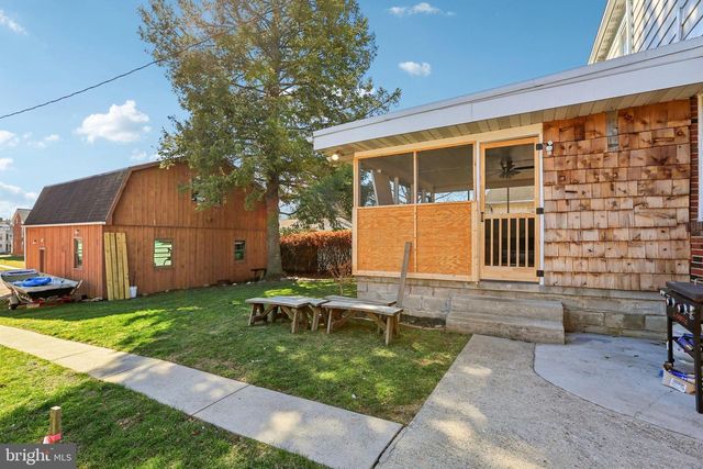 215 PENN ST, Hanover, PA 17331