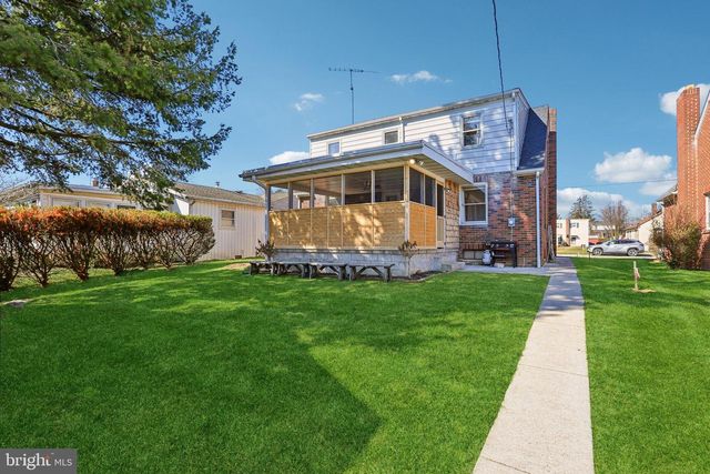 215 PENN ST, Hanover, PA 17331