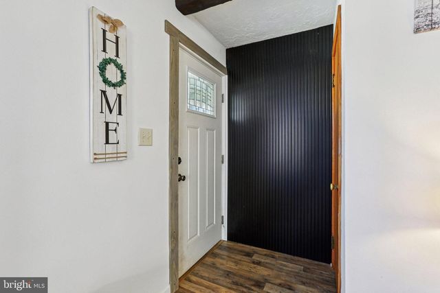 215 PENN ST, Hanover, PA 17331