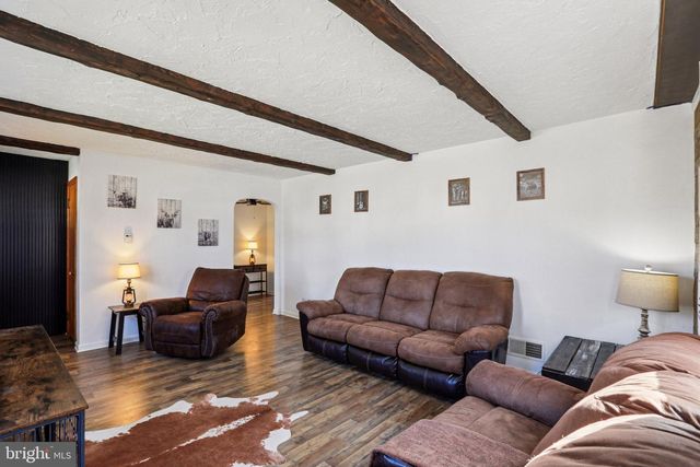 215 PENN ST, Hanover, PA 17331