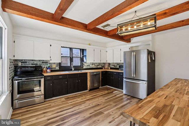 215 PENN ST, Hanover, PA 17331