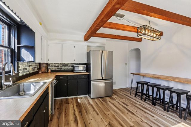 215 PENN ST, Hanover, PA 17331