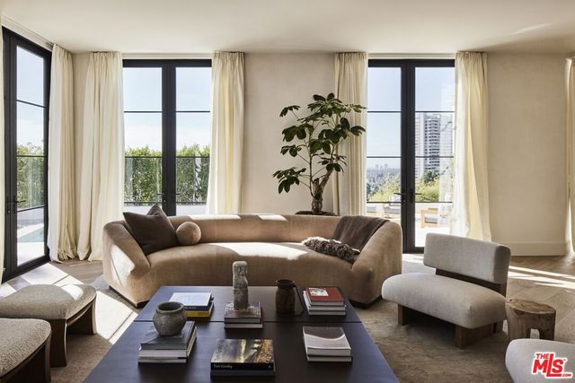 9100 Cordell Drive, Los Angeles, CA 90069