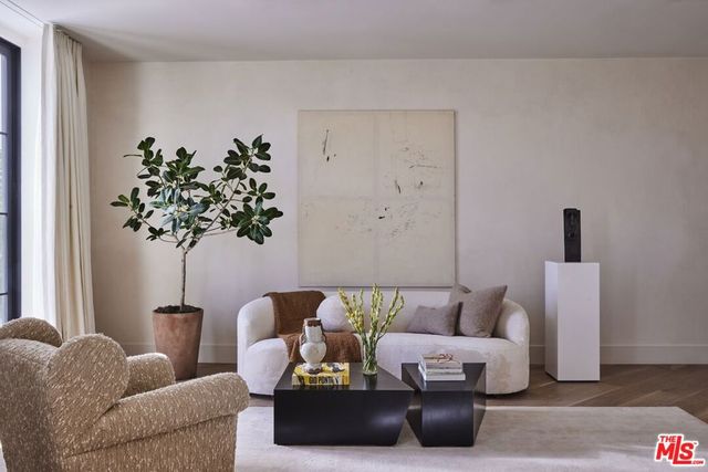 9100 Cordell Drive, Los Angeles, CA 90069