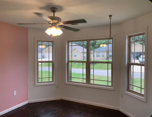 403 Elizabeth Dr, Paragould, AR 72450