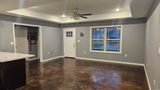 403 Elizabeth Dr, Paragould, AR 72450